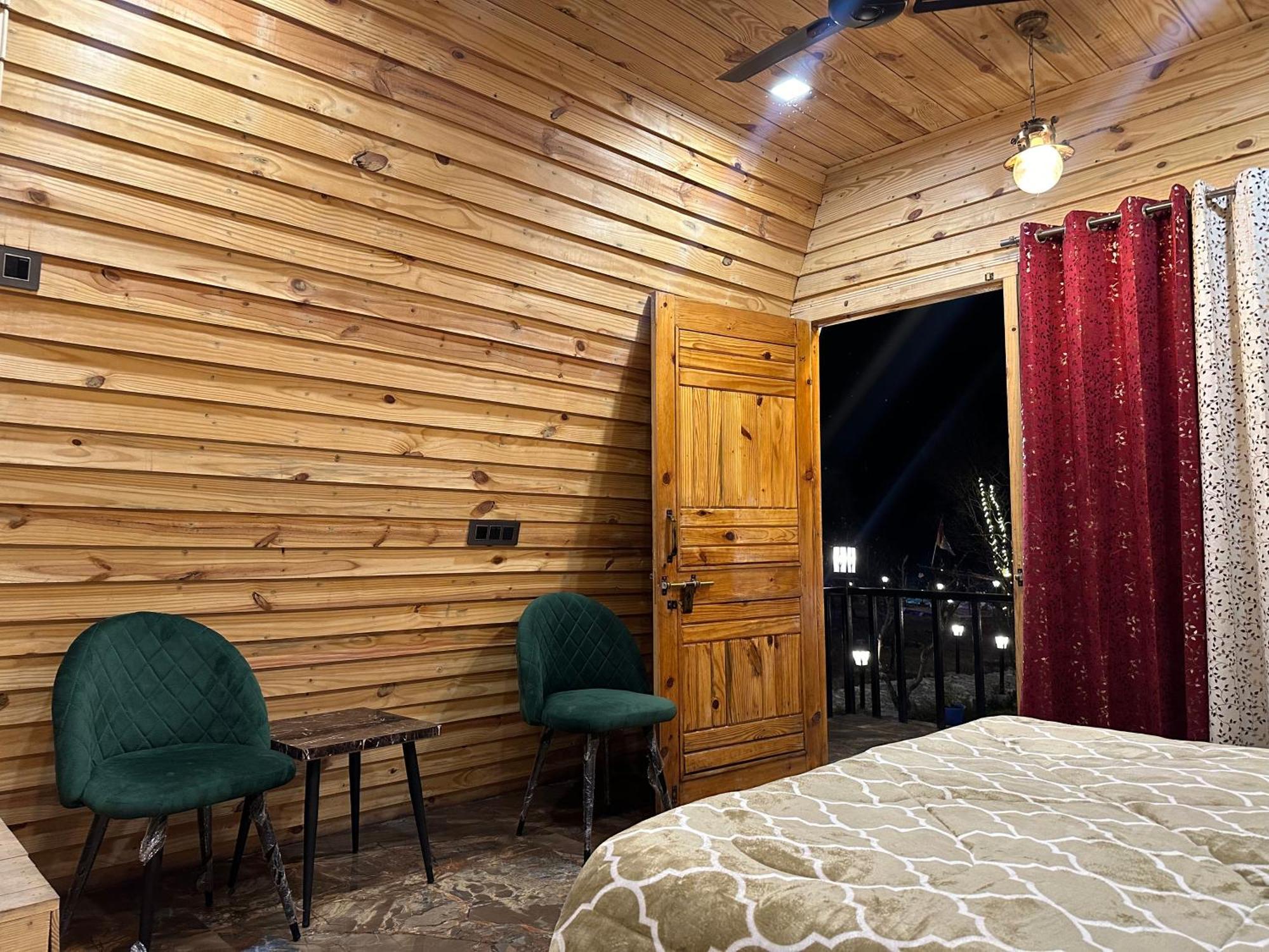 Cabana Riverside Resort - Kainchi Dham ไนนิตาล ภายนอก รูปภาพ