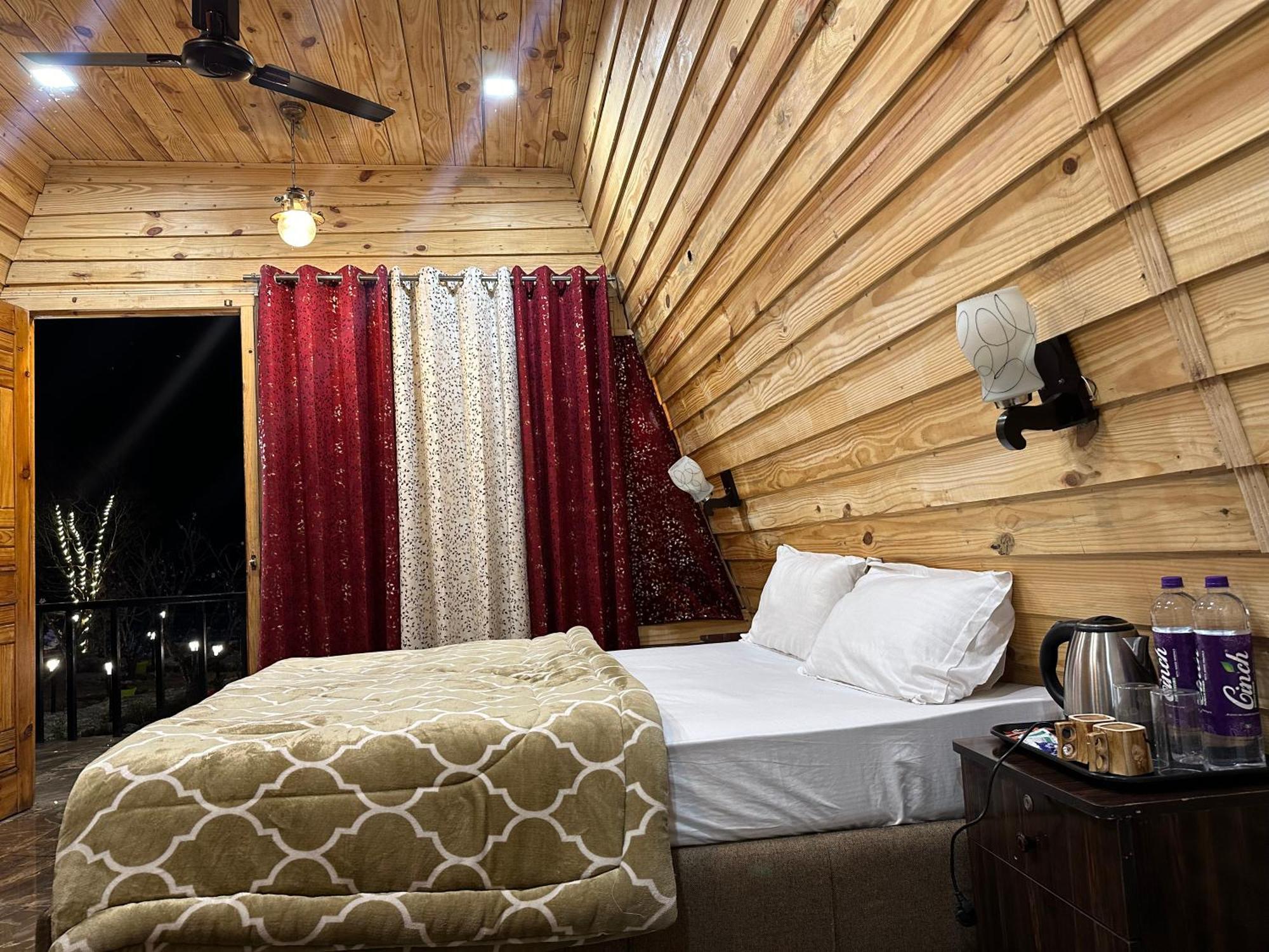 Cabana Riverside Resort - Kainchi Dham ไนนิตาล ภายนอก รูปภาพ