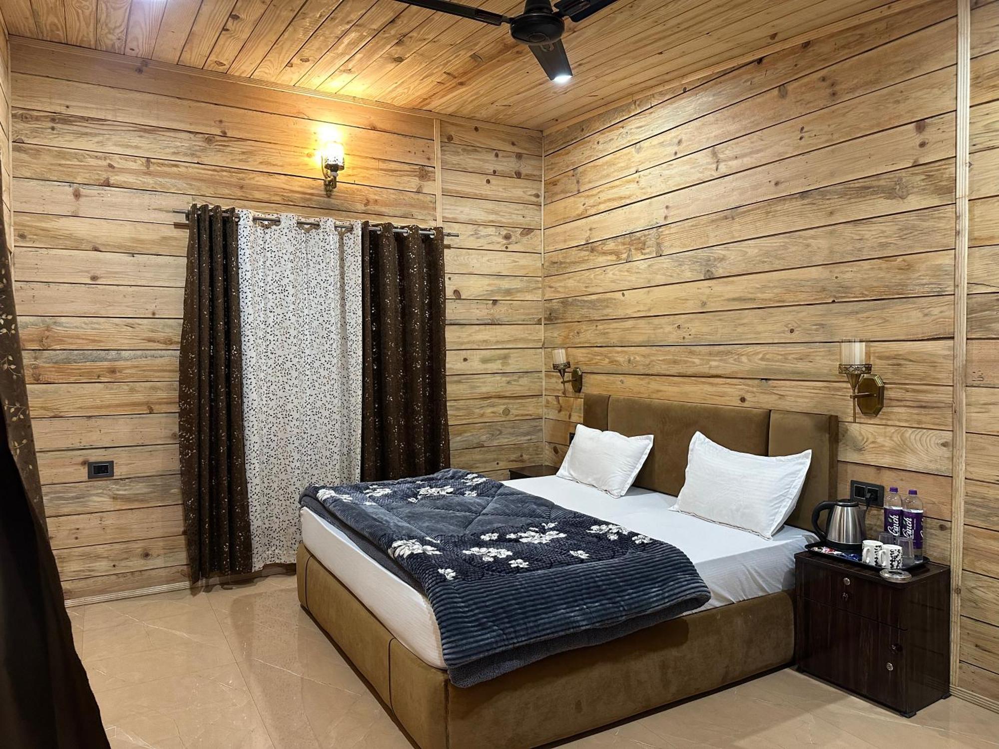Cabana Riverside Resort - Kainchi Dham ไนนิตาล ภายนอก รูปภาพ