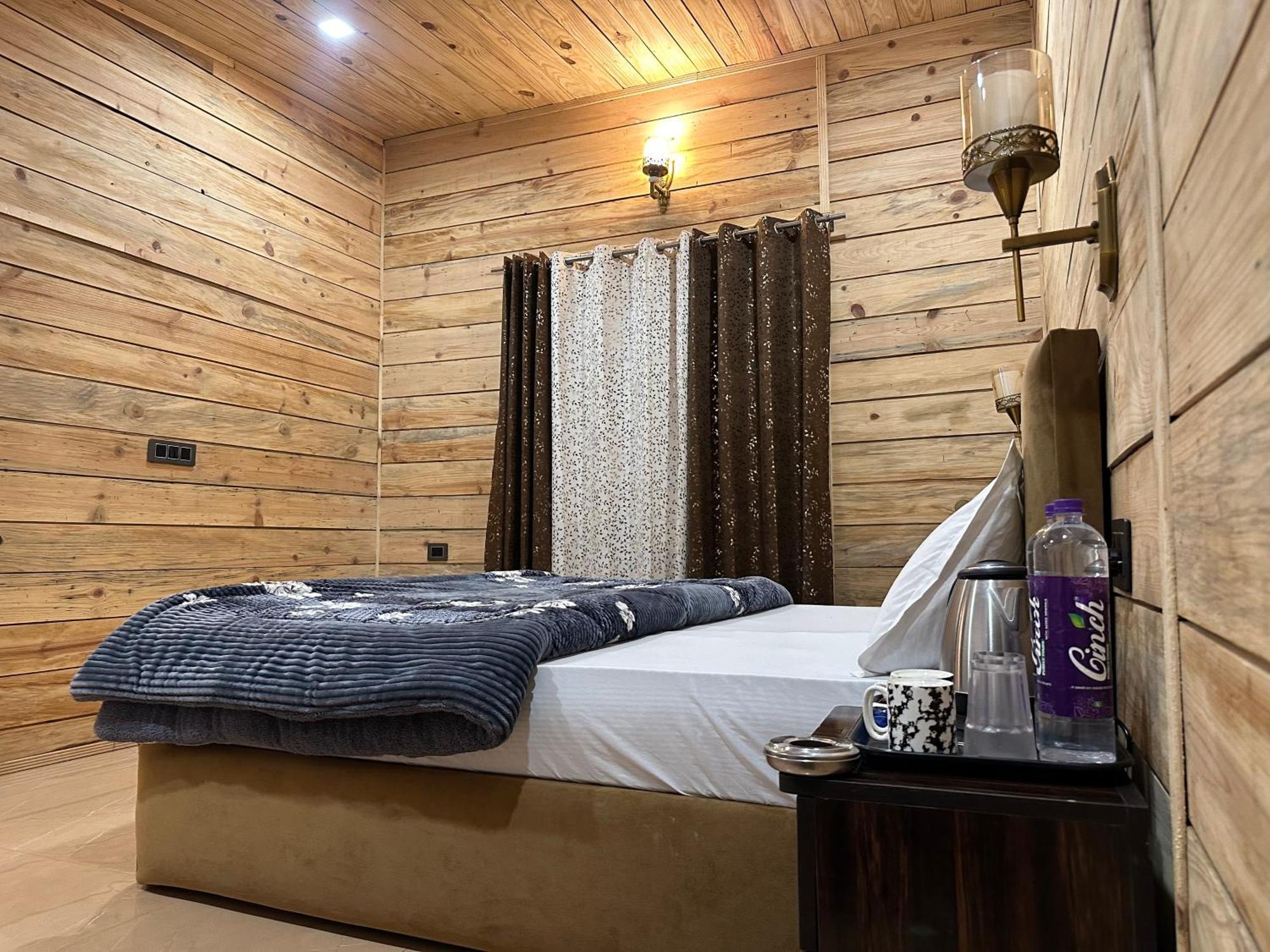 Cabana Riverside Resort - Kainchi Dham ไนนิตาล ภายนอก รูปภาพ