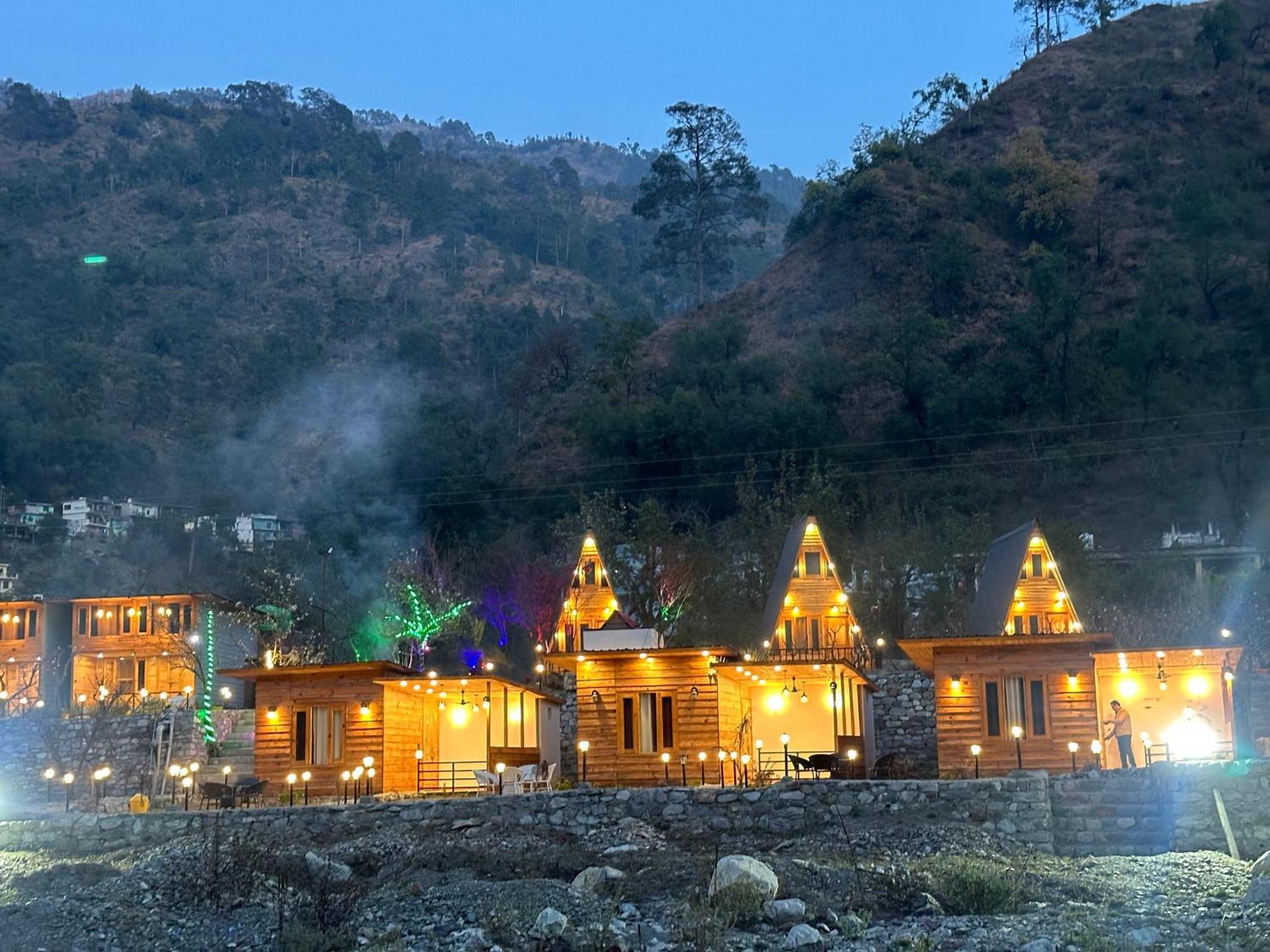Cabana Riverside Resort - Kainchi Dham ไนนิตาล ภายนอก รูปภาพ