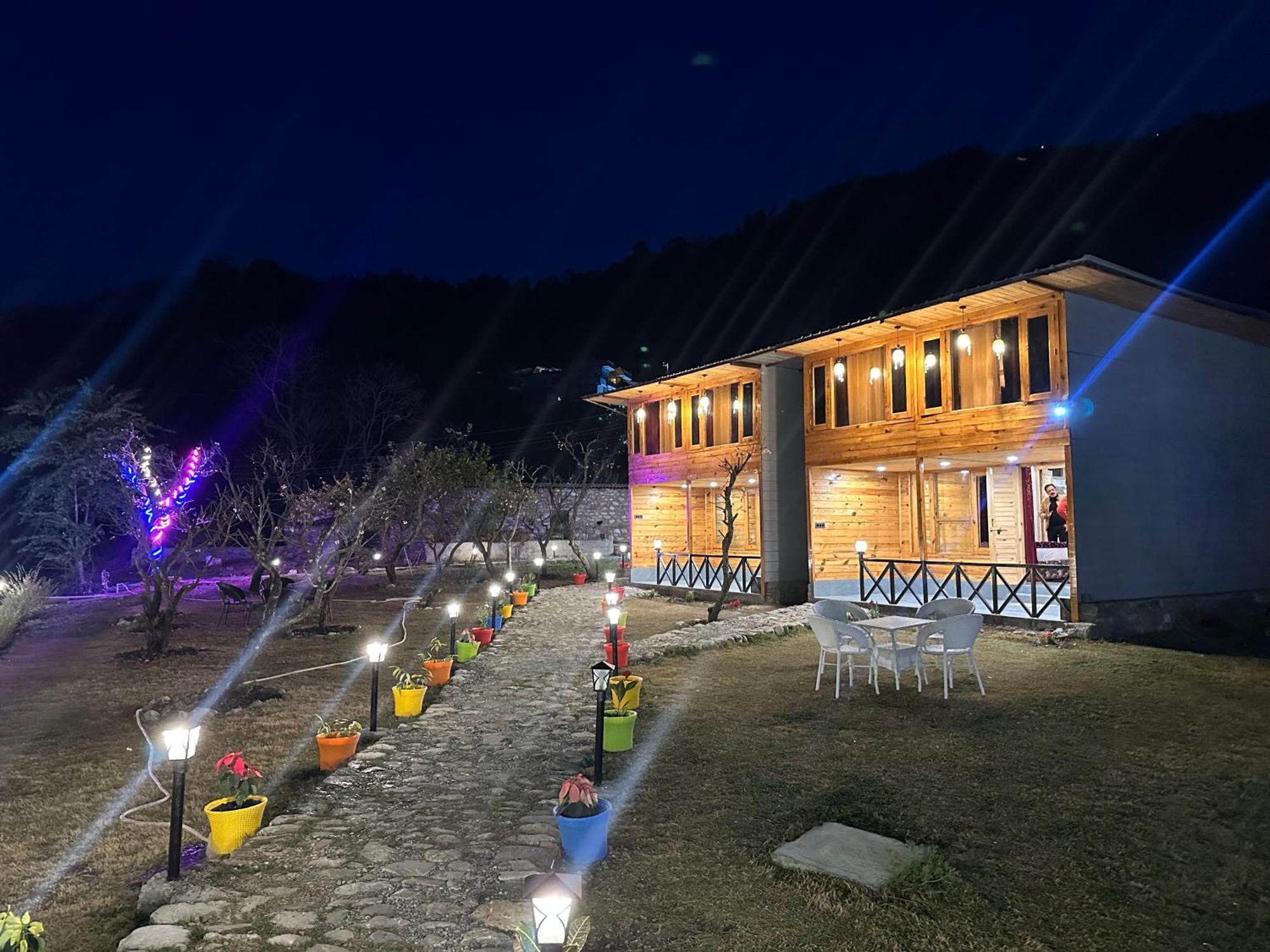 Cabana Riverside Resort - Kainchi Dham ไนนิตาล ภายนอก รูปภาพ